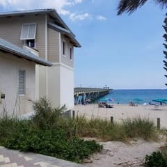 Apt A, 10th St. Best beach block location in Pompano, Clean, safe with everything you need.