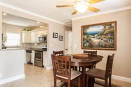 Apt A, 10th St. Best beach block location in Pompano, Clean, safe with everything you need. - Image 3