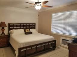 Beach Block Bungalow. Clean, safe and updated. Everything You Need. A2 - Image 5