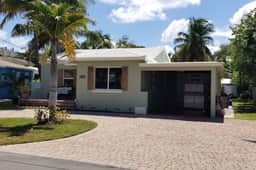 The Best beach block Location in Deerfield , single Home Clean, Safe and updated.. - Image 3