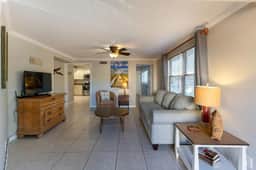 The Best beach block location in Pompano , Clean, safe and private. Apt. B - Image 2