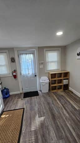 Unit B, cozy, clean and quiet. - Image 2