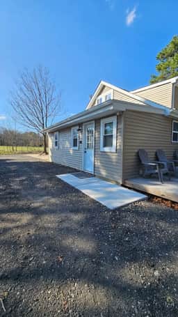 Unit B, cozy, clean and quiet. - Image 5