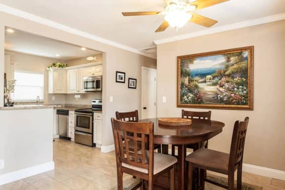 Apt A, 10th St. Best beach block location in Pompano, Clean, safe with everything you need. - Image 3