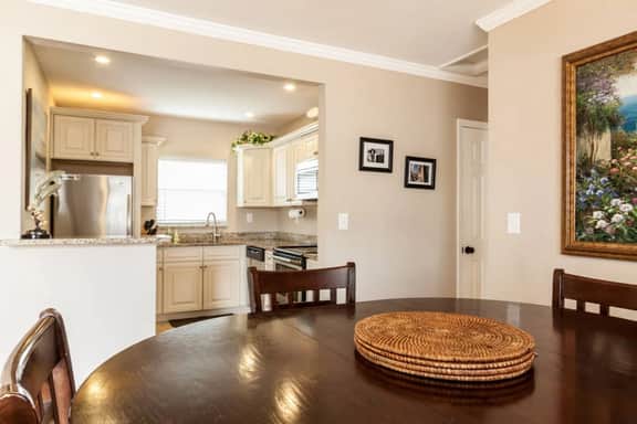 Apt A, 10th St. Best beach block location in Pompano, Clean, safe with everything you need. - Image 4