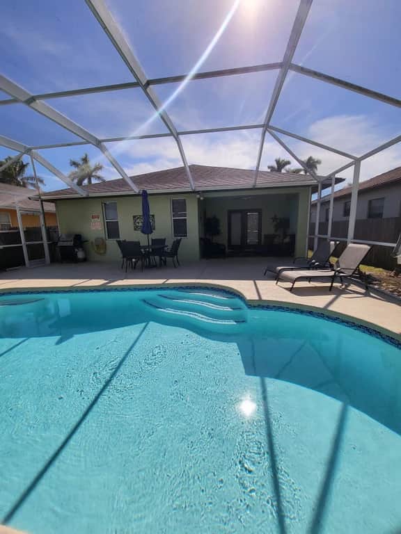 Naples, Single family pool home. Clean, safe and close to the Gulf. - Image 3