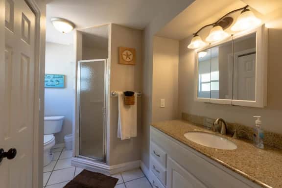 The Best beach block location in Pompano , Clean, safe and private. Apt. B - Image 4