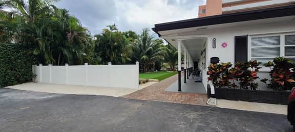 Pompano beach block tropical retreat. Clean, safe and updated. A4 - Image 2