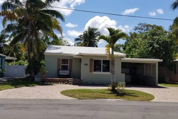 The Best beach block Location in Deerfield , single Home Clean, Safe and updated.. - Image 1